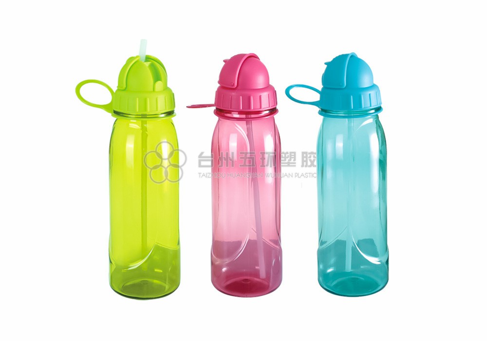Plastic sport drink water bottle with flip lid and straw