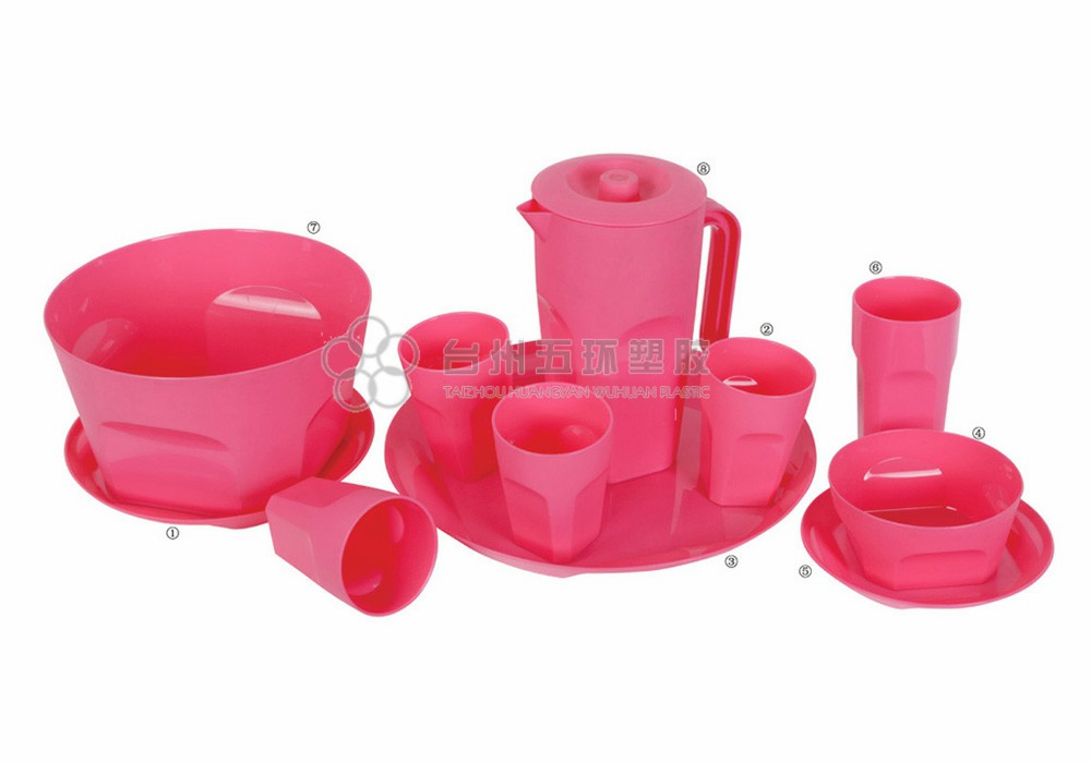 Plastic Pitcher set with lid