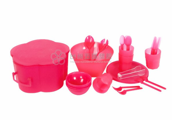 Plastic picnic plates and cutlery set 30pcs