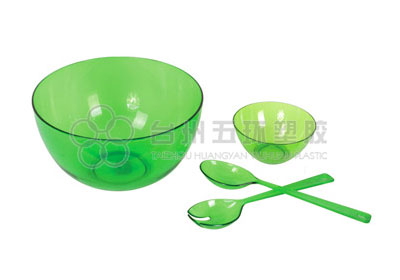 Round plastic salad bowl set